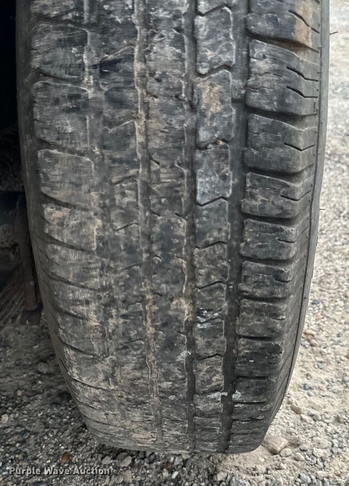 image for item EH3879 1993 Hanover livestock trailer