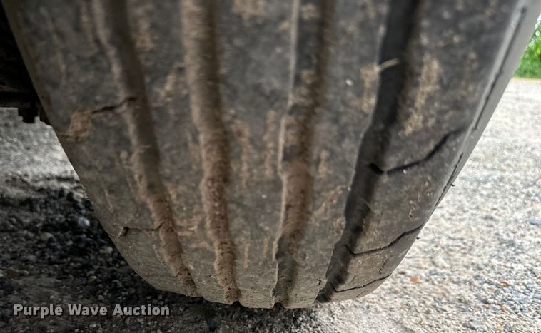 image for item EH3879 1993 Hanover livestock trailer