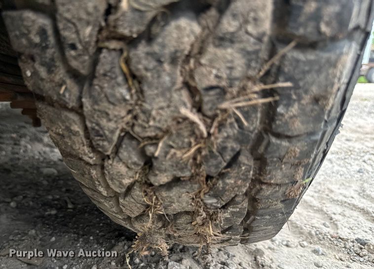 image for item EH3879 1993 Hanover livestock trailer