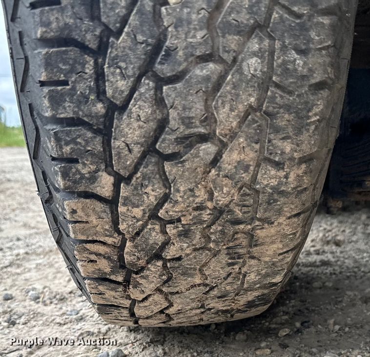 image for item EH3879 1993 Hanover livestock trailer