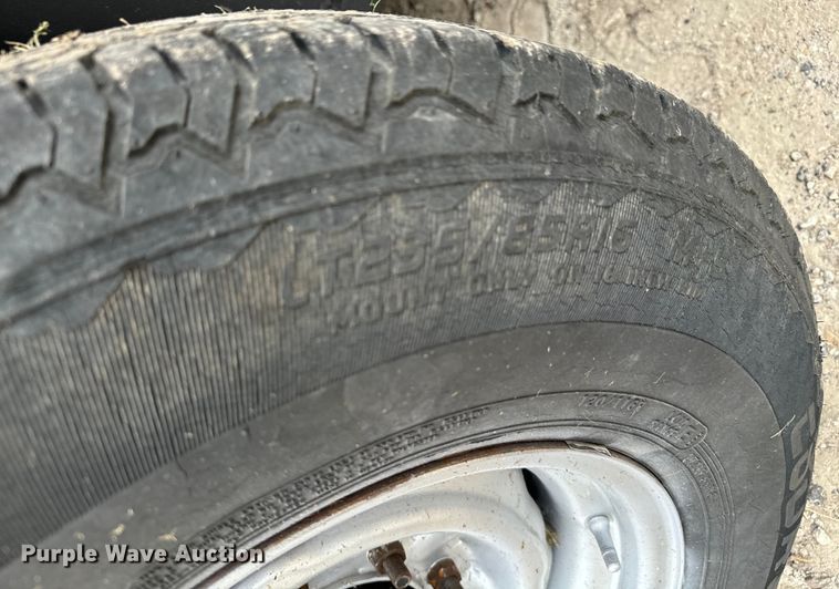 image for item EH3879 1993 Hanover livestock trailer