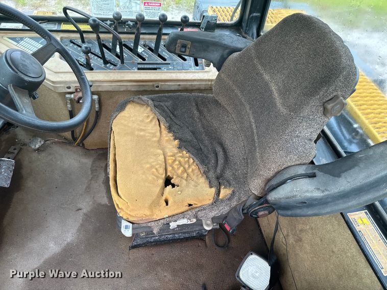 image for item EH5397 1995 Caterpillar  CH85C tractor