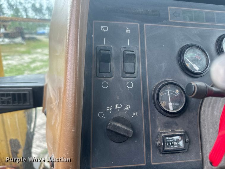 image for item EH5397 1995 Caterpillar  CH85C tractor