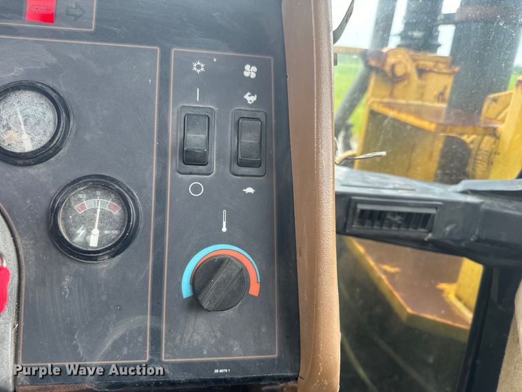 image for item EH5397 1995 Caterpillar  CH85C tractor