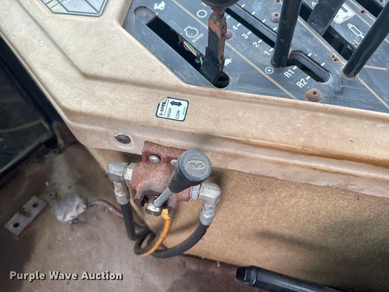 image for item EH5397 1995 Caterpillar  CH85C tractor