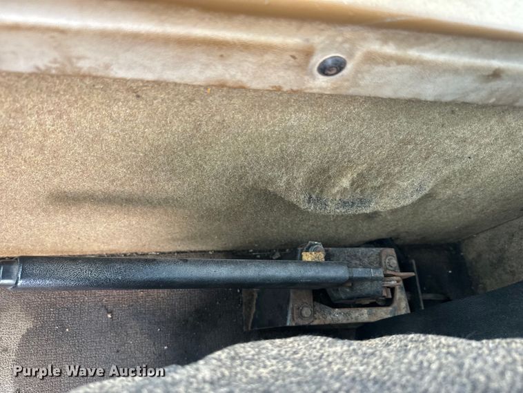 image for item EH5397 1995 Caterpillar  CH85C tractor