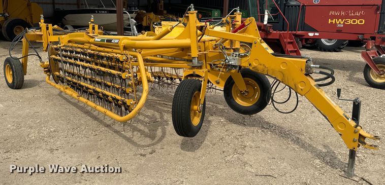 image for item EH5444 2018 Vermeer  R2300 hay rake