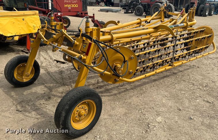 image for item EH5444 2018 Vermeer  R2300 hay rake