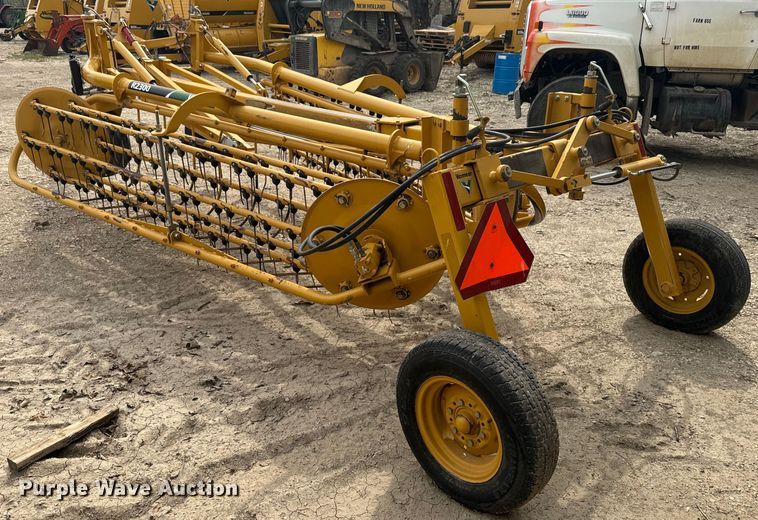 image for item EH5444 2018 Vermeer  R2300 hay rake