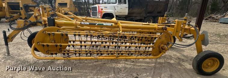 image for item EH5444 2018 Vermeer  R2300 hay rake