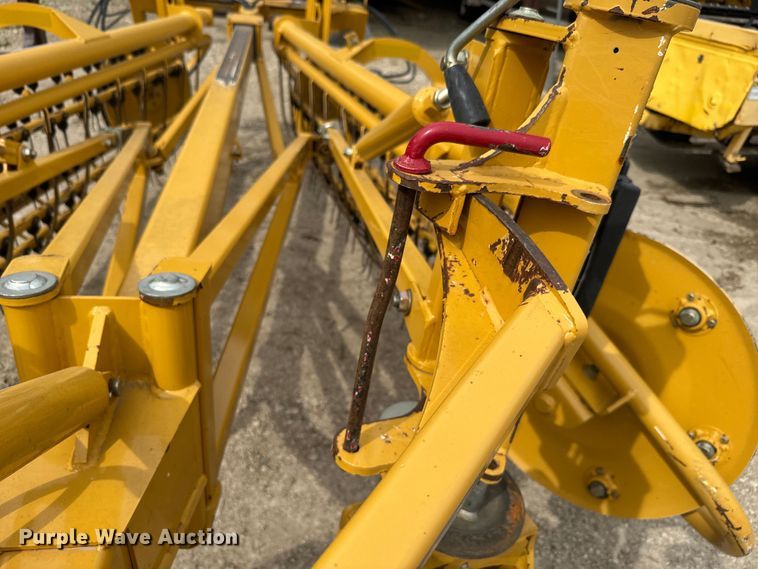 image for item EH5444 2018 Vermeer  R2300 hay rake
