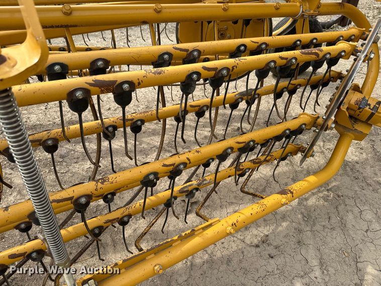 image for item EH5444 2018 Vermeer  R2300 hay rake