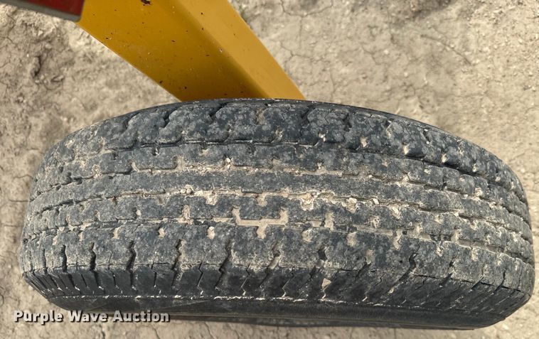 image for item EH5444 2018 Vermeer  R2300 hay rake