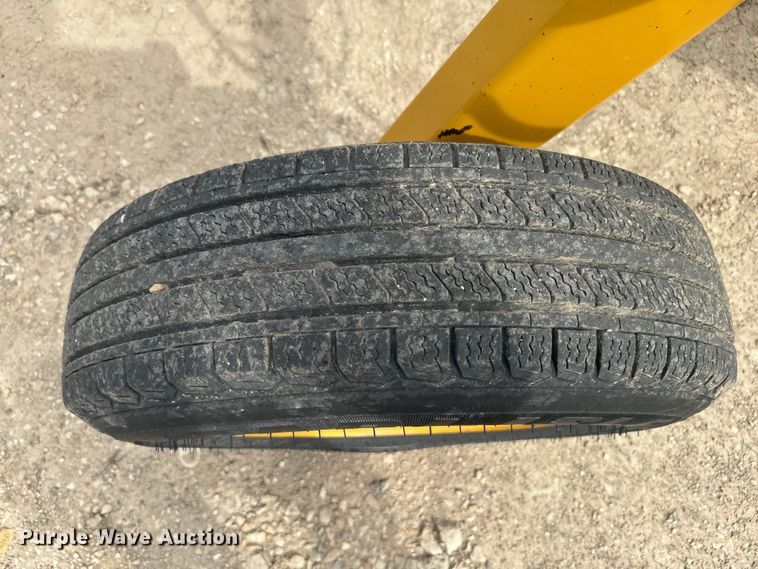 image for item EH5444 2018 Vermeer  R2300 hay rake