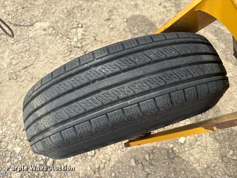 image for item EH5444 2018 Vermeer  R2300 hay rake