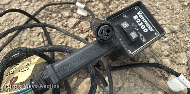 image for item EH5444 2018 Vermeer  R2300 hay rake