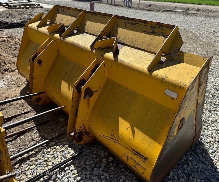 image for item EH5449 1985 Clark 35GMC wheel loader