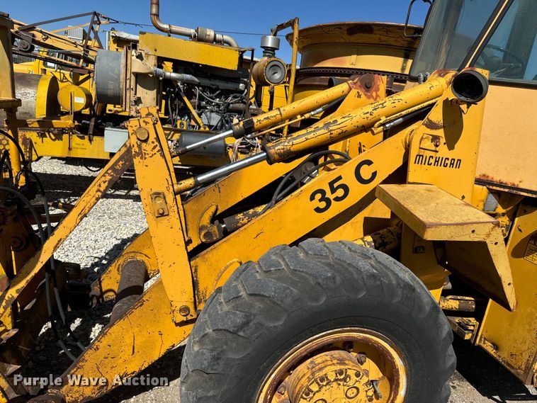 image for item EH5449 1985 Clark 35GMC wheel loader