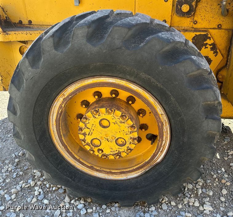 image for item EH5449 1985 Clark 35GMC wheel loader