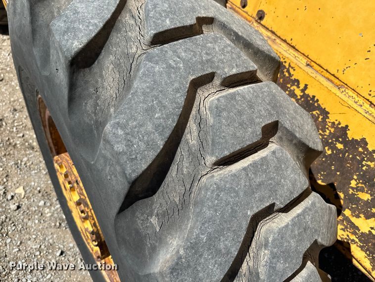 image for item EH5449 1985 Clark 35GMC wheel loader