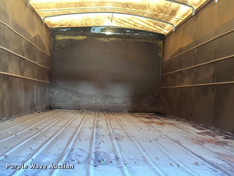 image for item EH5450 1979 International  P2554 grain truck