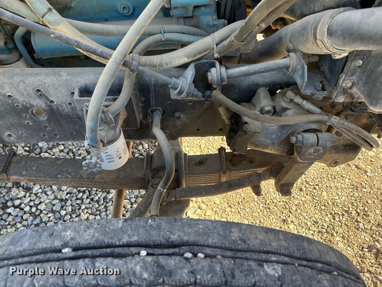 image for item EH5450 1979 International  P2554 grain truck