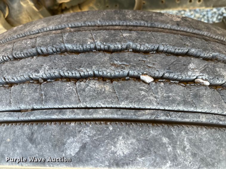 image for item EH5450 1979 International  P2554 grain truck