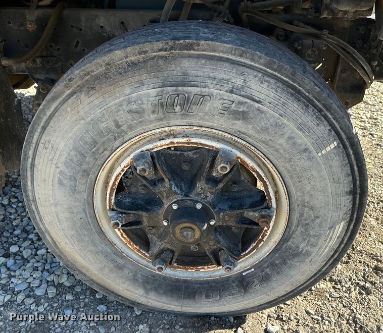 image for item EH5450 1979 International  P2554 grain truck