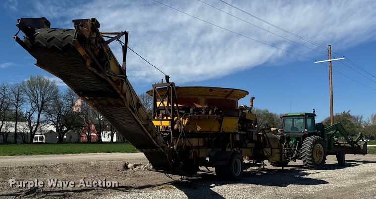 image for item EH5451 Jones bale grinder