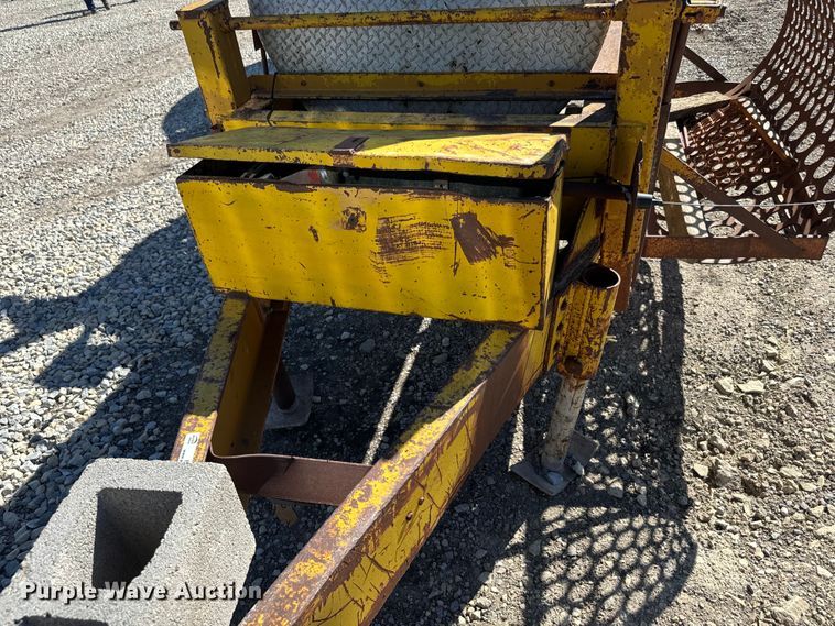 image for item EH5451 Jones bale grinder