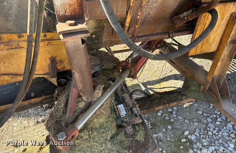 image for item EH5451 Jones bale grinder