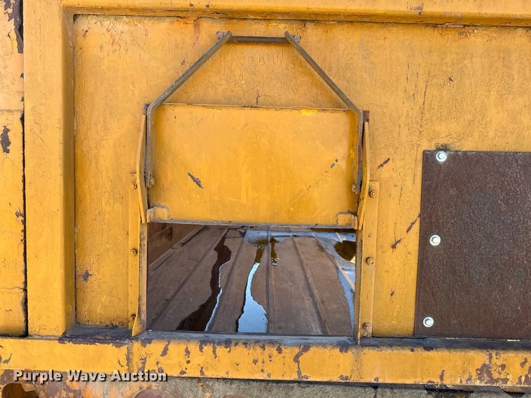 image for item EH5452 1974 Mack DM-600 grain truck