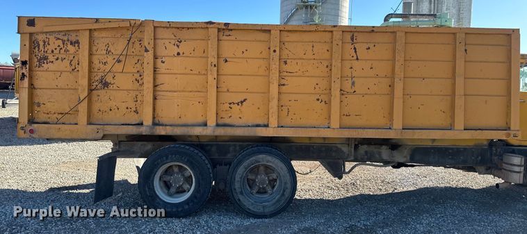 image for item EH5452 1974 Mack DM-600 grain truck