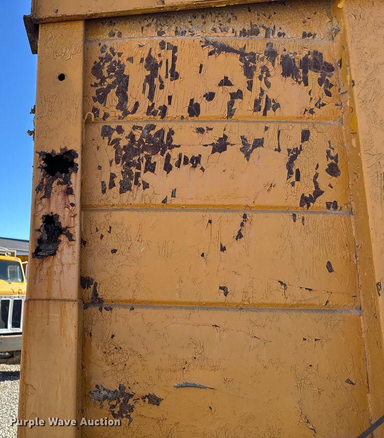 image for item EH5452 1974 Mack DM-600 grain truck