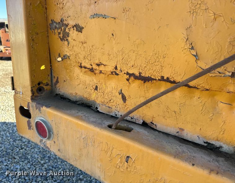 image for item EH5452 1974 Mack DM-600 grain truck