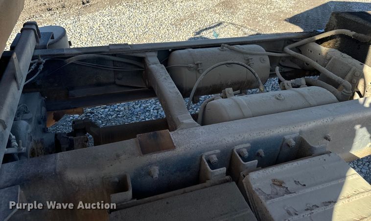 image for item EH5452 1974 Mack DM-600 grain truck