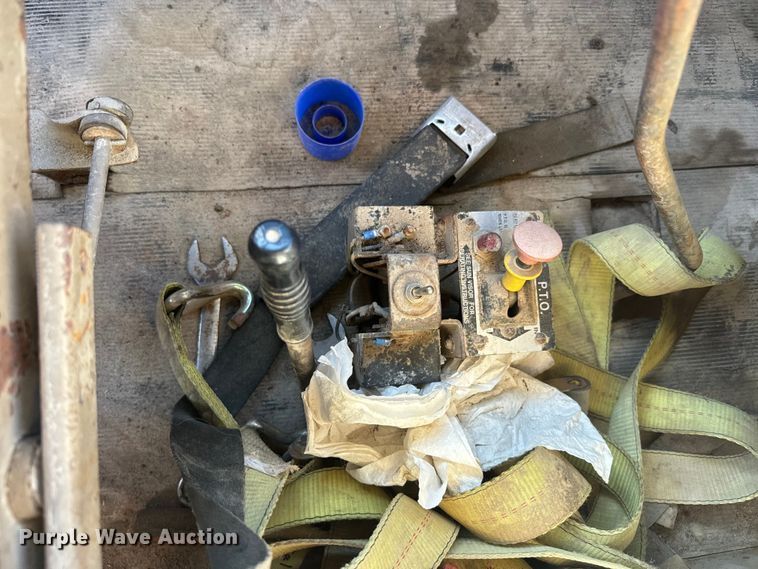 image for item EH5452 1974 Mack DM-600 grain truck