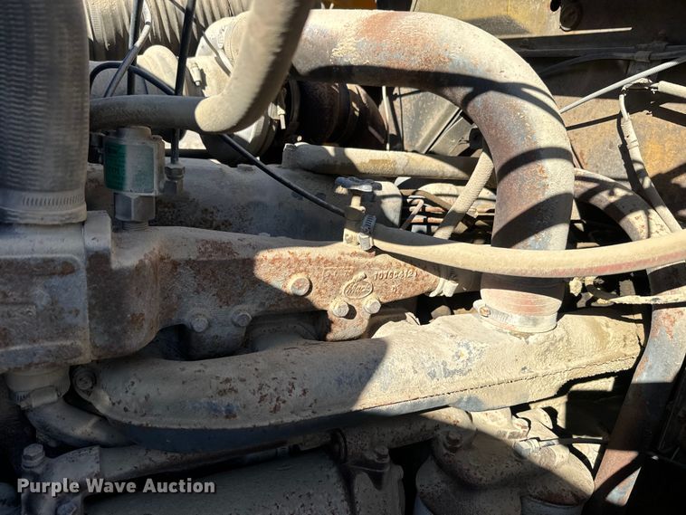 image for item EH5452 1974 Mack DM-600 grain truck