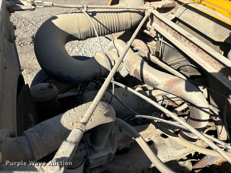 image for item EH5452 1974 Mack DM-600 grain truck