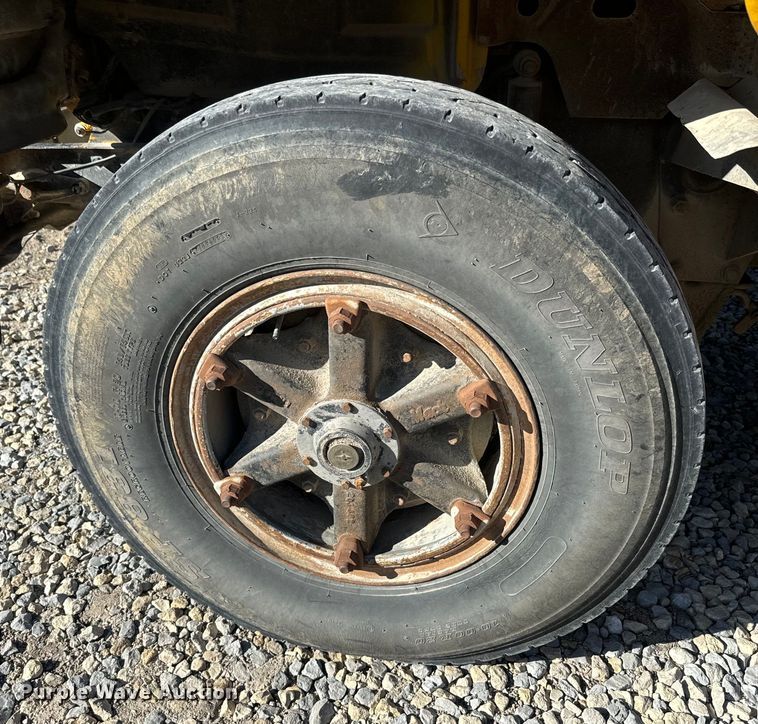 image for item EH5452 1974 Mack DM-600 grain truck