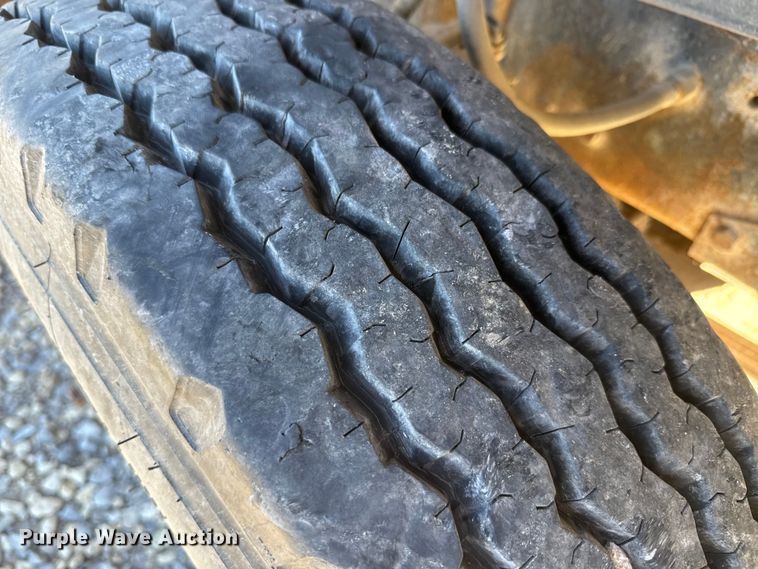 image for item EH5452 1974 Mack DM-600 grain truck