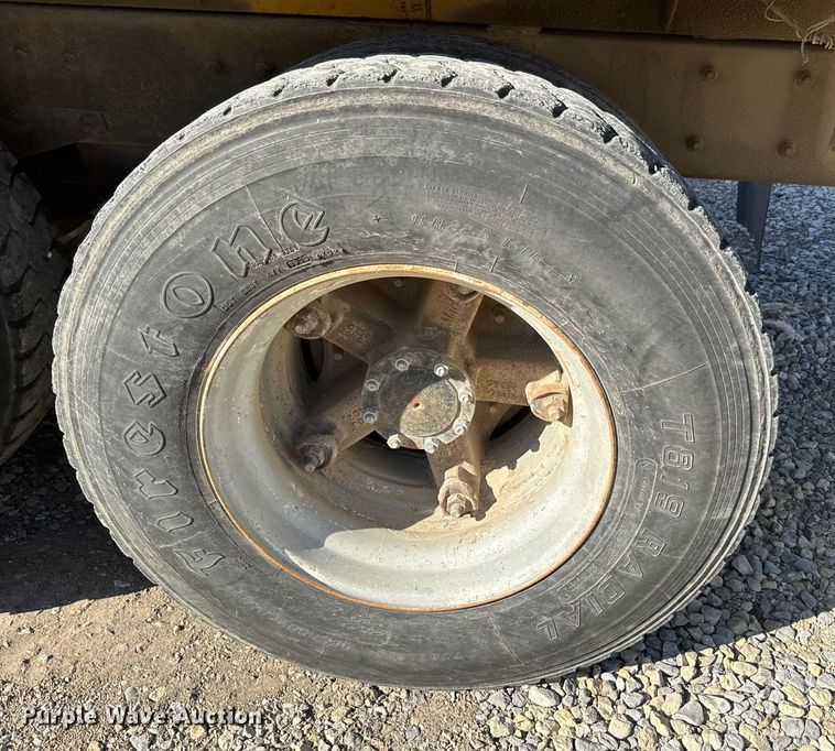 image for item EH5452 1974 Mack DM-600 grain truck