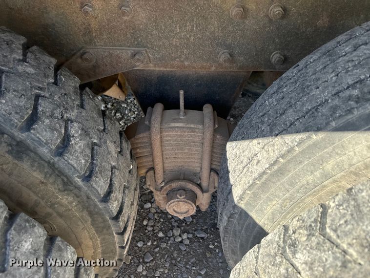 image for item EH5452 1974 Mack DM-600 grain truck