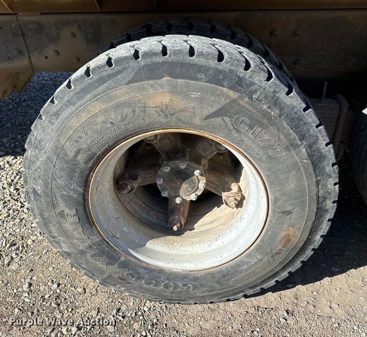 image for item EH5452 1974 Mack DM-600 grain truck