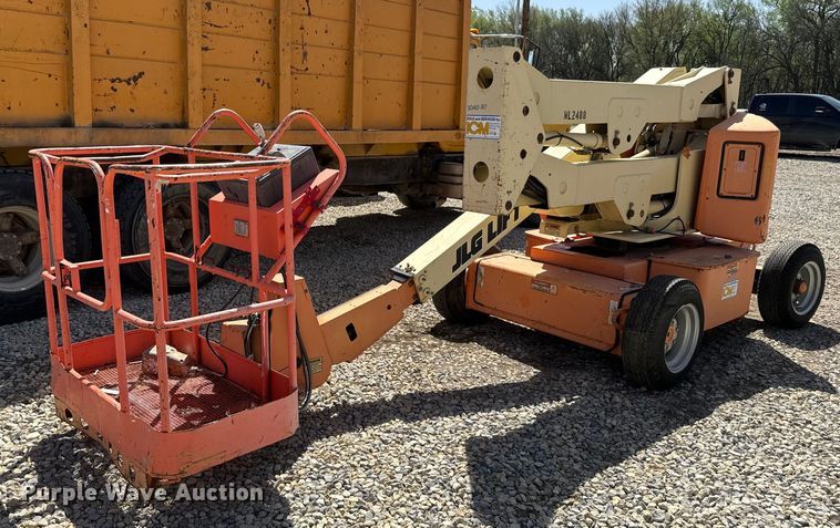 image for item EH5453 1996 JLG 40Electric  boom lift