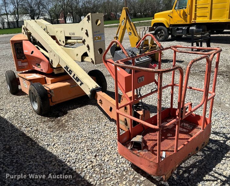 image for item EH5453 1996 JLG 40Electric  boom lift