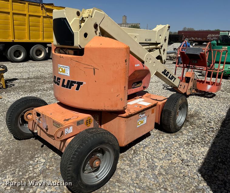 image for item EH5453 1996 JLG 40Electric  boom lift