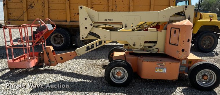 image for item EH5453 1996 JLG 40Electric  boom lift