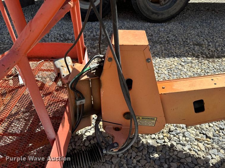 image for item EH5453 1996 JLG 40Electric  boom lift
