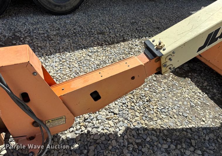 image for item EH5453 1996 JLG 40Electric  boom lift